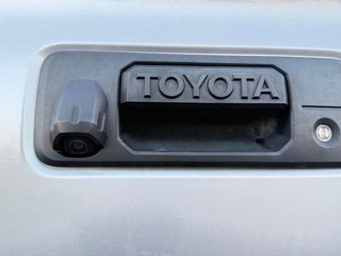 Used 2018 Toyota Tacoma SR5 image 6