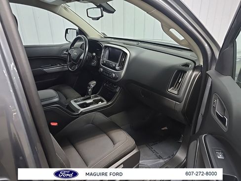 Used 2022 Chevrolet Colorado LT w/ LT Convenience Package image 18