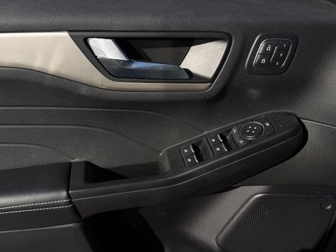 Used 2022 Ford Escape SEL w/ Technology Package FWD image 19