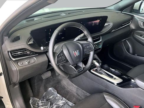 Used 2024 Buick Envista Avenir FWD image 16