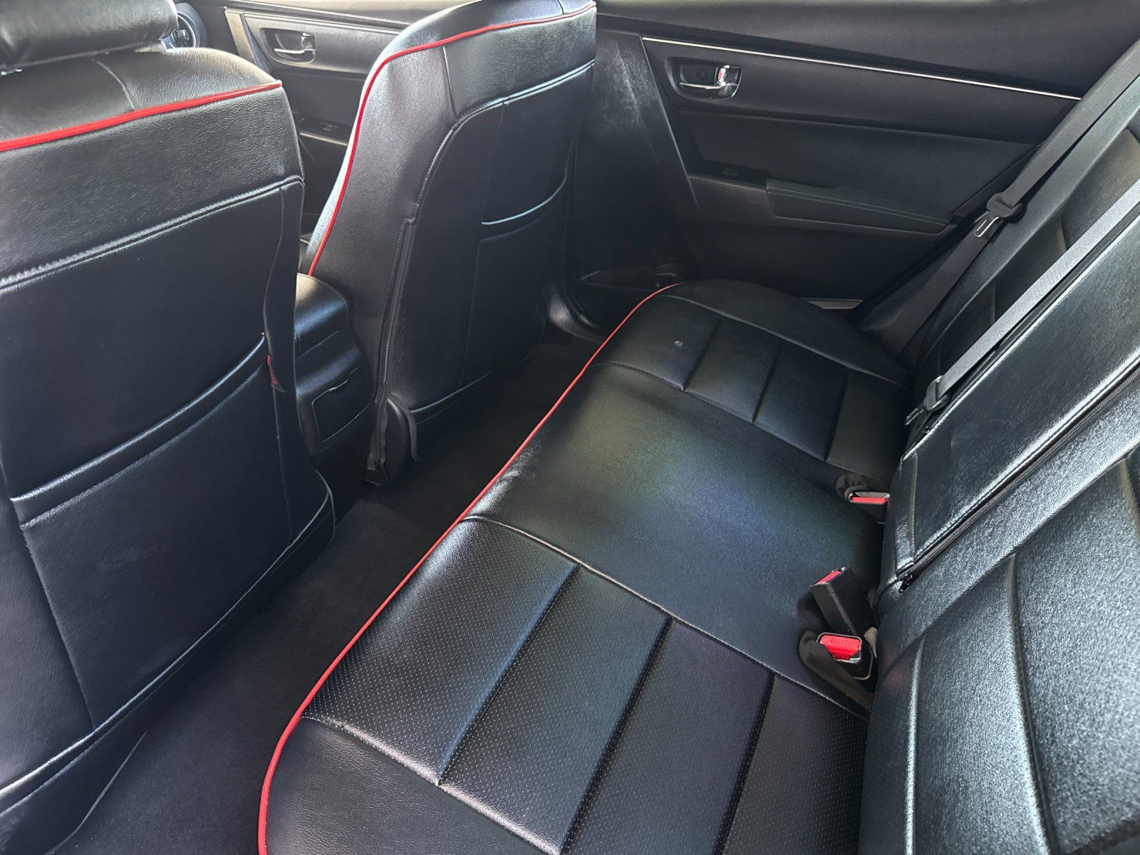 Used 2017 Toyota Corolla LE FWD image 11