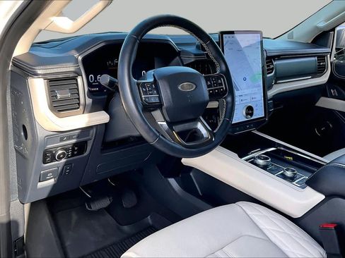 Used 2024 Ford Expedition Max Platinum AWD/4WD image 16