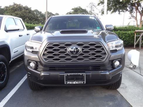 Used 2023 Toyota Tacoma TRD Sport AWD/4WD image 2