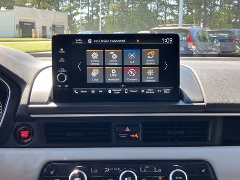 Used 2025 Honda Pilot EX-L image 26