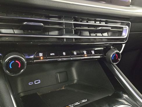 Used 2024 Chevrolet Traverse LT w/ LPO, Floor Liner Package image 20