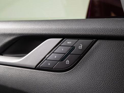 Certified 2025 Porsche 911 Carrera image 37