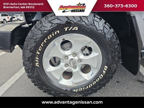 Used 2015 Jeep Wrangler Unlimited Sahara w/ Dual Top Group image 26