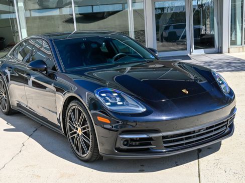 Used 2018 Porsche Panamera 4S AWD/4WD image 3