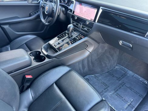 Used 2022 Porsche Macan image 16
