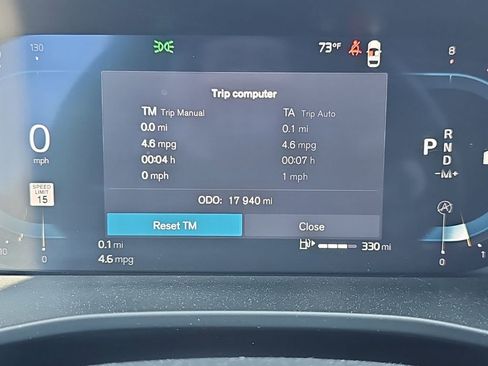 Used 2025 Volvo XC40 B5 Plus AWD/4WD image 18