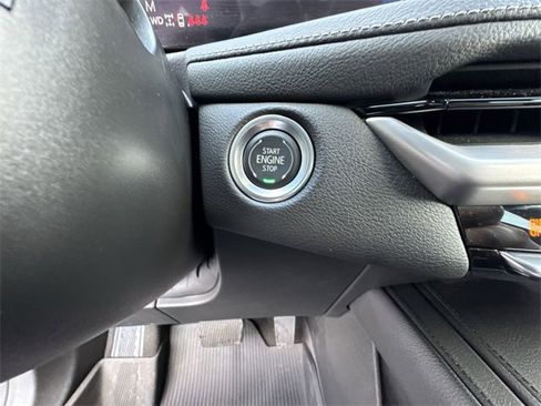 Used 2025 Cadillac XT4 Premium Luxury image 17