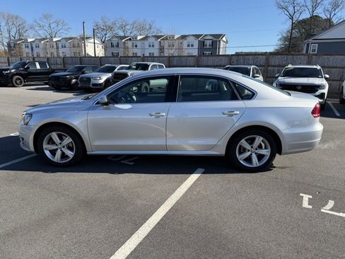 Used 2012 Volkswagen Passat 2.5 SE image 3