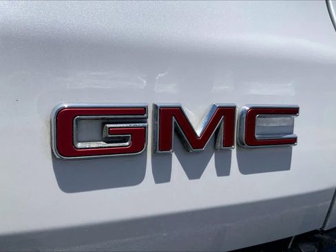 Used 2024 GMC Acadia Denali FWD image 10