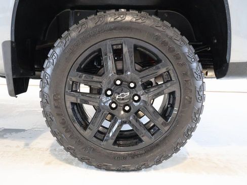 Certified 2025 Chevrolet Silverado 1500 Custom Trail Boss w/ Dark Appearance Package image 40