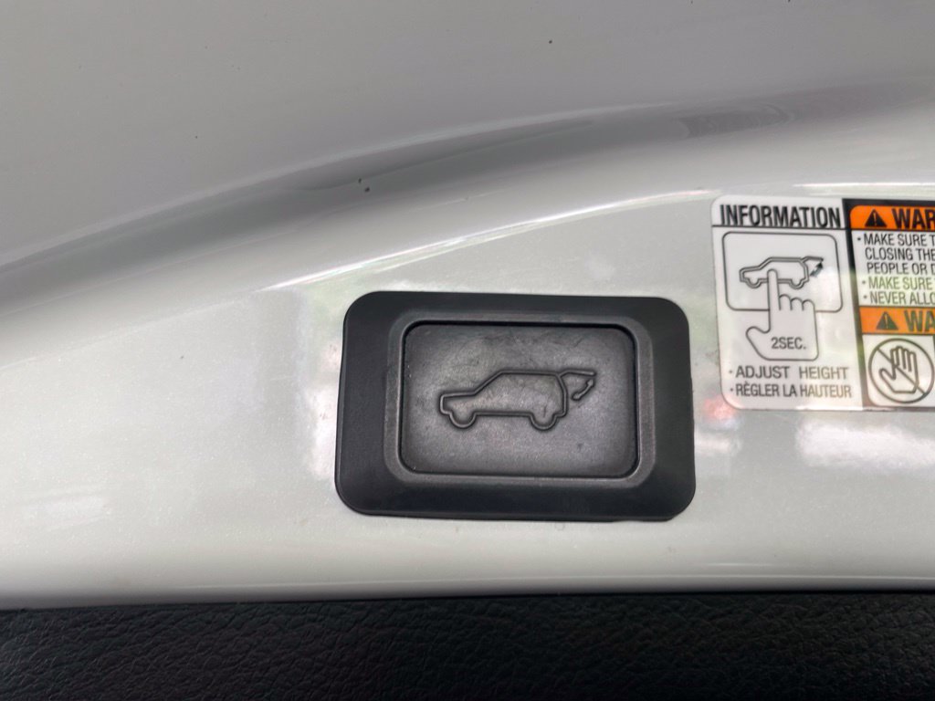 Used 2016 Toyota RAV4 Limited AWD/4WD image 31