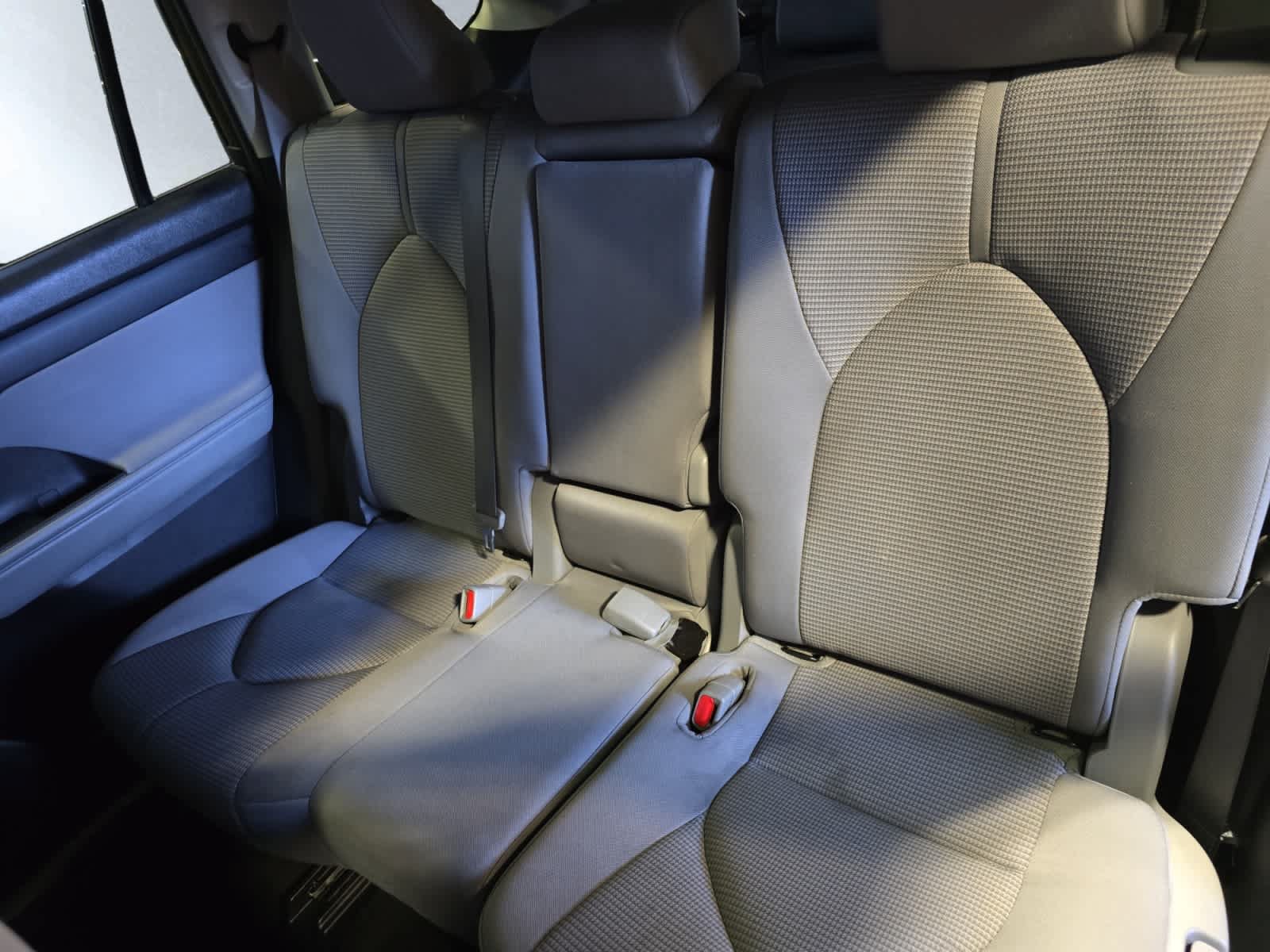 Used 2023 Toyota Highlander L AWD/4WD image 33