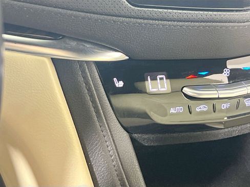 Used 2018 Cadillac XT5 AWD image 20