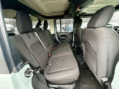 Used 2023 Jeep Wrangler Unlimited Rubicon 4xe w/ Cold Weather Group AWD/4WD image 32