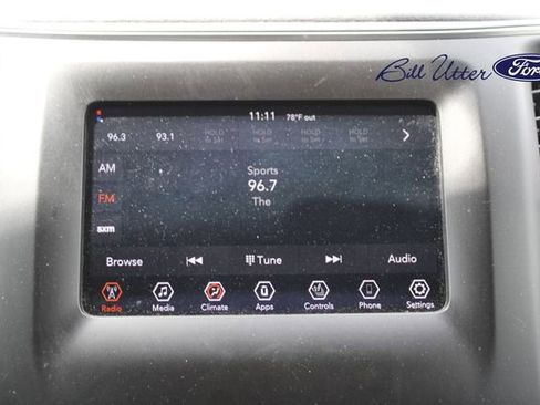 Used 2020 Jeep Cherokee Latitude Plus w/ Cold Weather Group AWD/4WD image 17