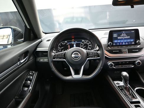 Used 2024 Nissan Altima 2.5 SR image 30