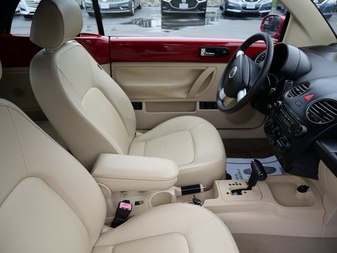 Used 2007 Volkswagen Beetle Convertible w/ Package 1 FWD image 15