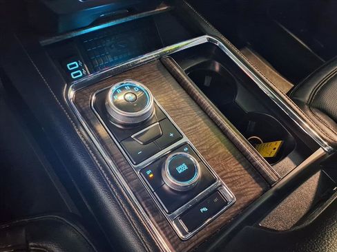 Used 2019 Ford Expedition Max Limited image 25