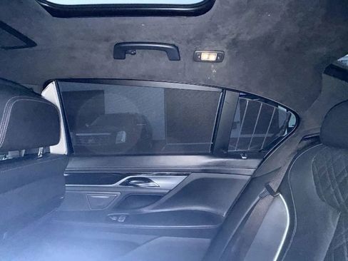 Used 2017 BMW 750i image 48