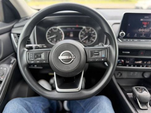 Used 2024 Nissan Rogue SV FWD image 13
