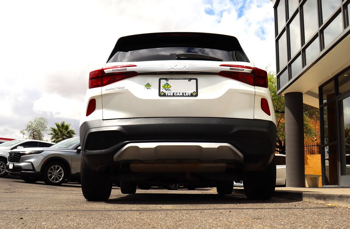 Used 2023 Kia Seltos LX AWD/4WD image 12