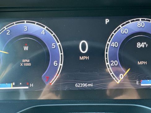 Used 2023 Jeep Grand Cherokee Laredo AWD/4WD image 26