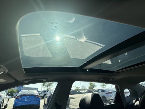 Used 2019 Kia Optima S w/ S Panoramic Sunroof Package image 13