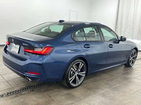 Used 2023 BMW 330i xDrive Sedan w/ Premium Package AWD/4WD image 5