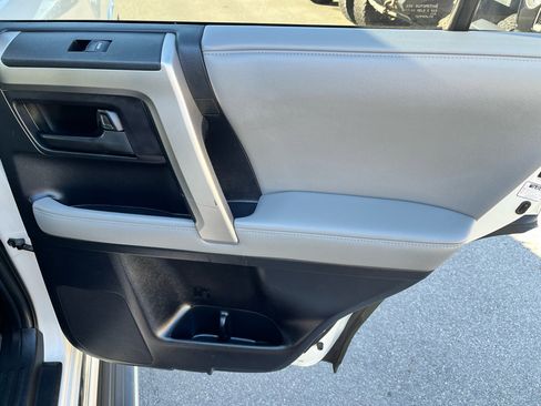 Used 2011 Toyota 4Runner Trail image 17
