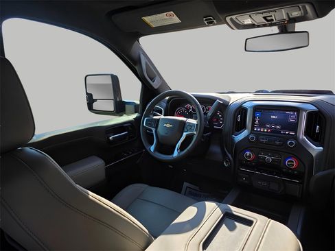 Used 2022 Chevrolet Silverado 2500 LTZ image 12