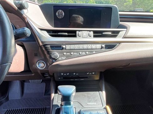 Used 2020 Lexus ES 350 w/ Premium Package FWD image 12