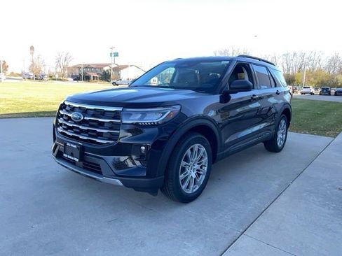 New 2026 Ford Explorer Active w/ Active Comfort Package image 2