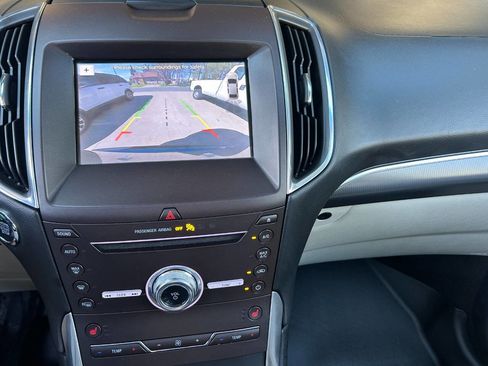 Used 2019 Ford Edge Titanium w/ Cold Weather Package AWD/4WD image 9