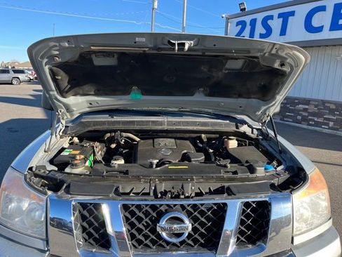 Used 2015 Nissan Titan S image 23