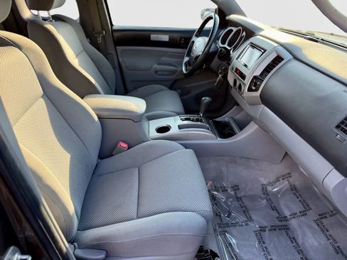 Used 2010 Toyota Tacoma 4x4 Access Cab V6 image 10