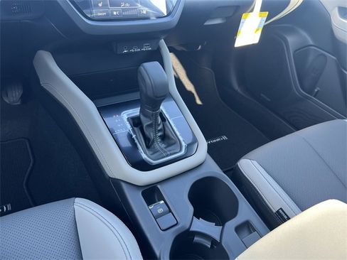Used 2025 Subaru Forester Limited image 18