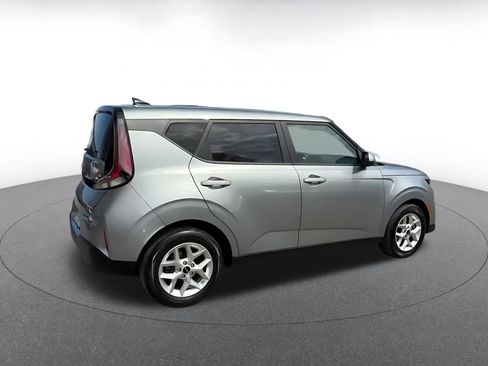Used 2025 Kia Soul LX w/ LX Technology Package FWD image 15