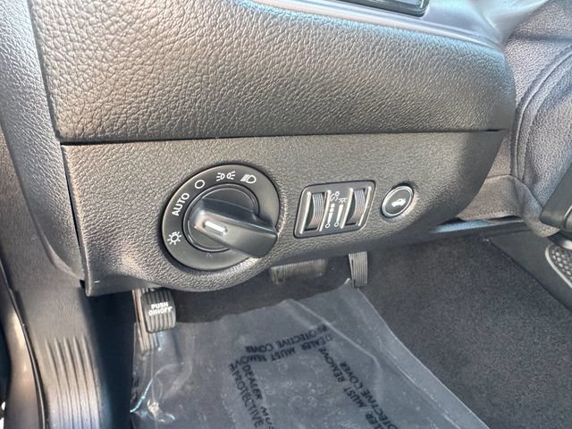 Used 2023 Dodge Challenger SXT RWD image 13