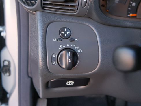 Used 2002 Mercedes-Benz C 320 Sedan image 12