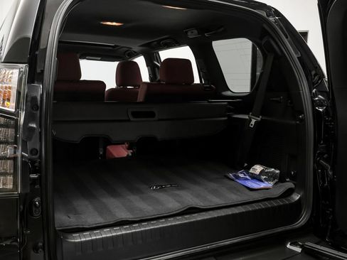 Used 2023 Lexus GX 460 Premium w/ Accessory Package AWD/4WD image 56