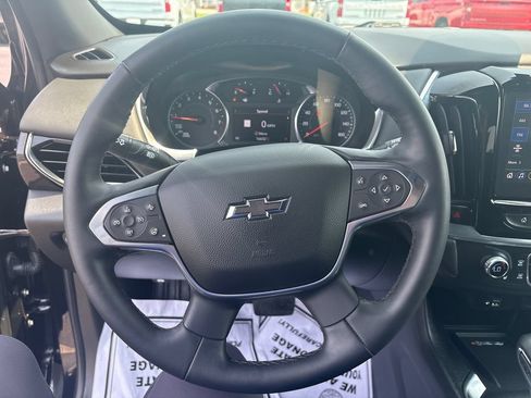 Used 2023 Chevrolet Traverse RS AWD/4WD image 17