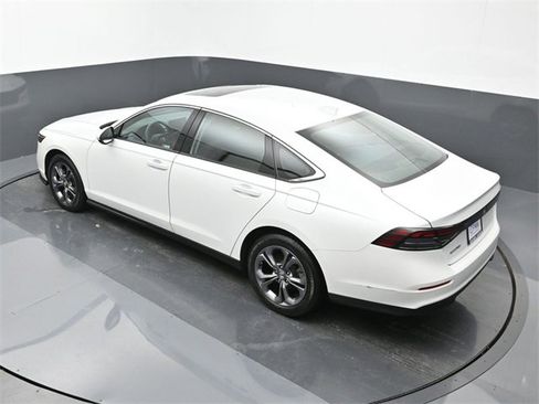 Used 2023 Honda Accord EX image 14