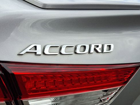Used 2018 Honda Accord Sport image 30