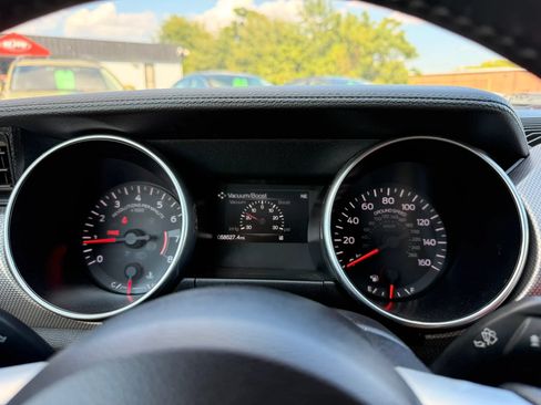 Used 2019 Ford Mustang Coupe w/ Equipment Group 101A RWD image 30