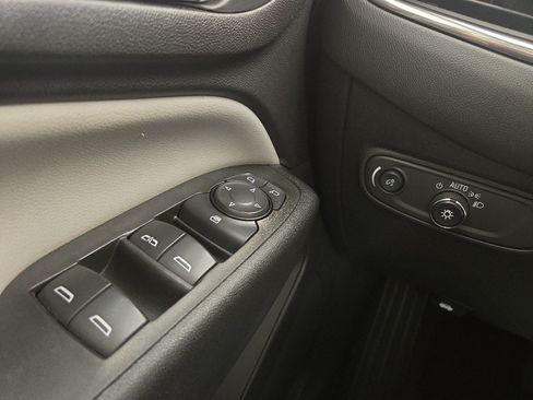 Used 2022 Chevrolet Equinox LT FWD image 28