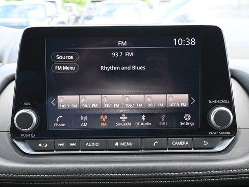 Used 2024 Nissan Rogue S AWD/4WD image 17